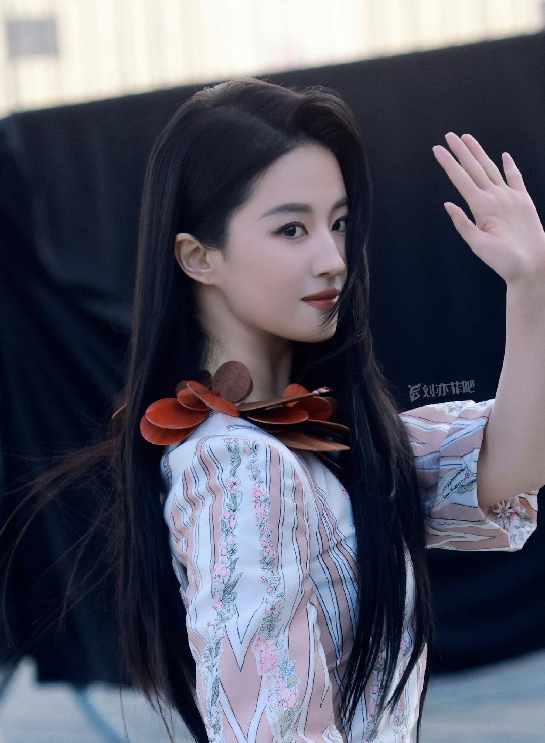 刘亦菲无需张扬自有万千气象ig和fb发的刘亦菲 刘亦菲 
