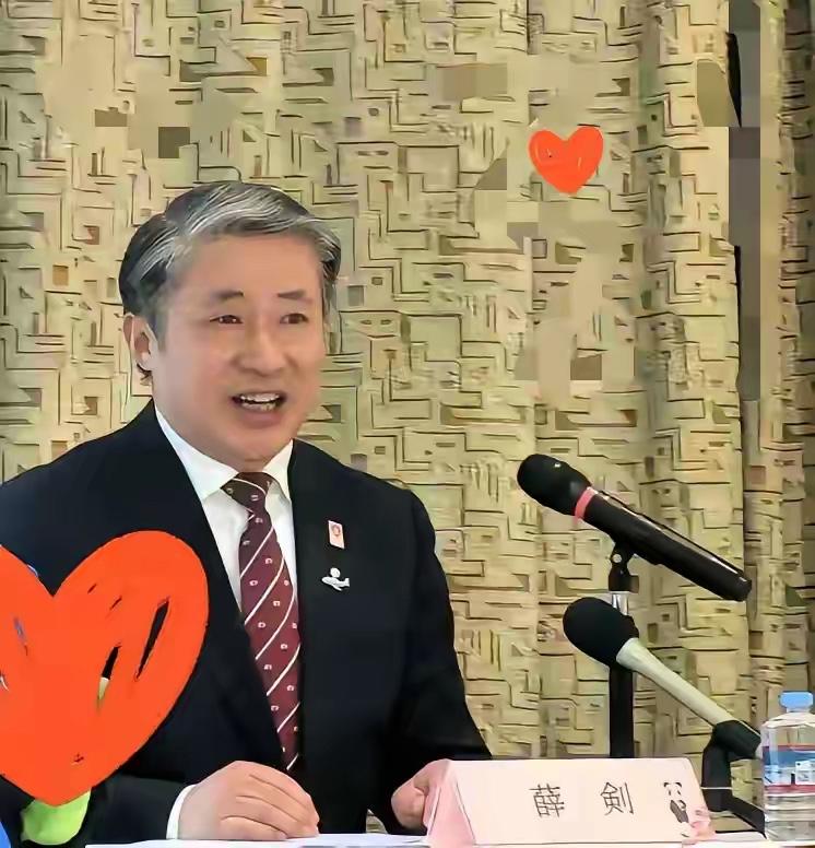 快讯！快讯！

怕中国驻大阪总领事薛剑的人身安全受日本极右翼分子威胁，11月17