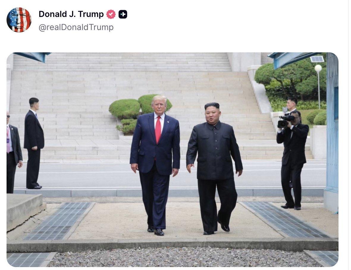 在美加贸易谈判破裂后，特朗普一再贬低加拿大领导人，但在自己的账号上晒出了自己当年