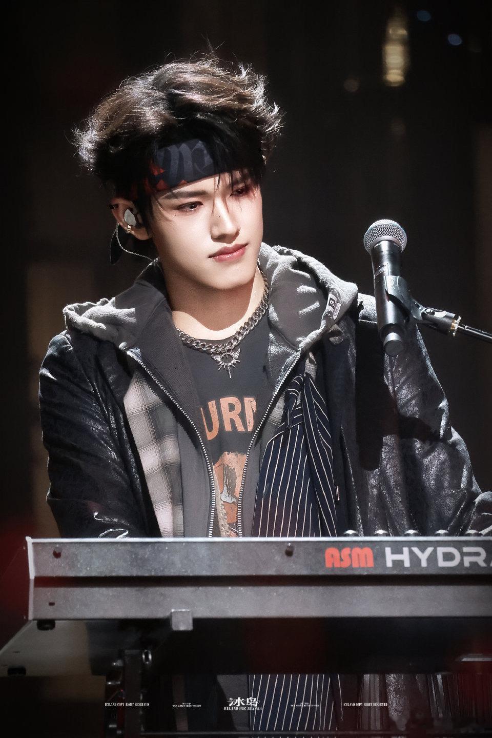 张极说我想赢张极这句“我想赢”也太戳了！少年的野心从来都坦荡又耀眼，不藏着掖着的