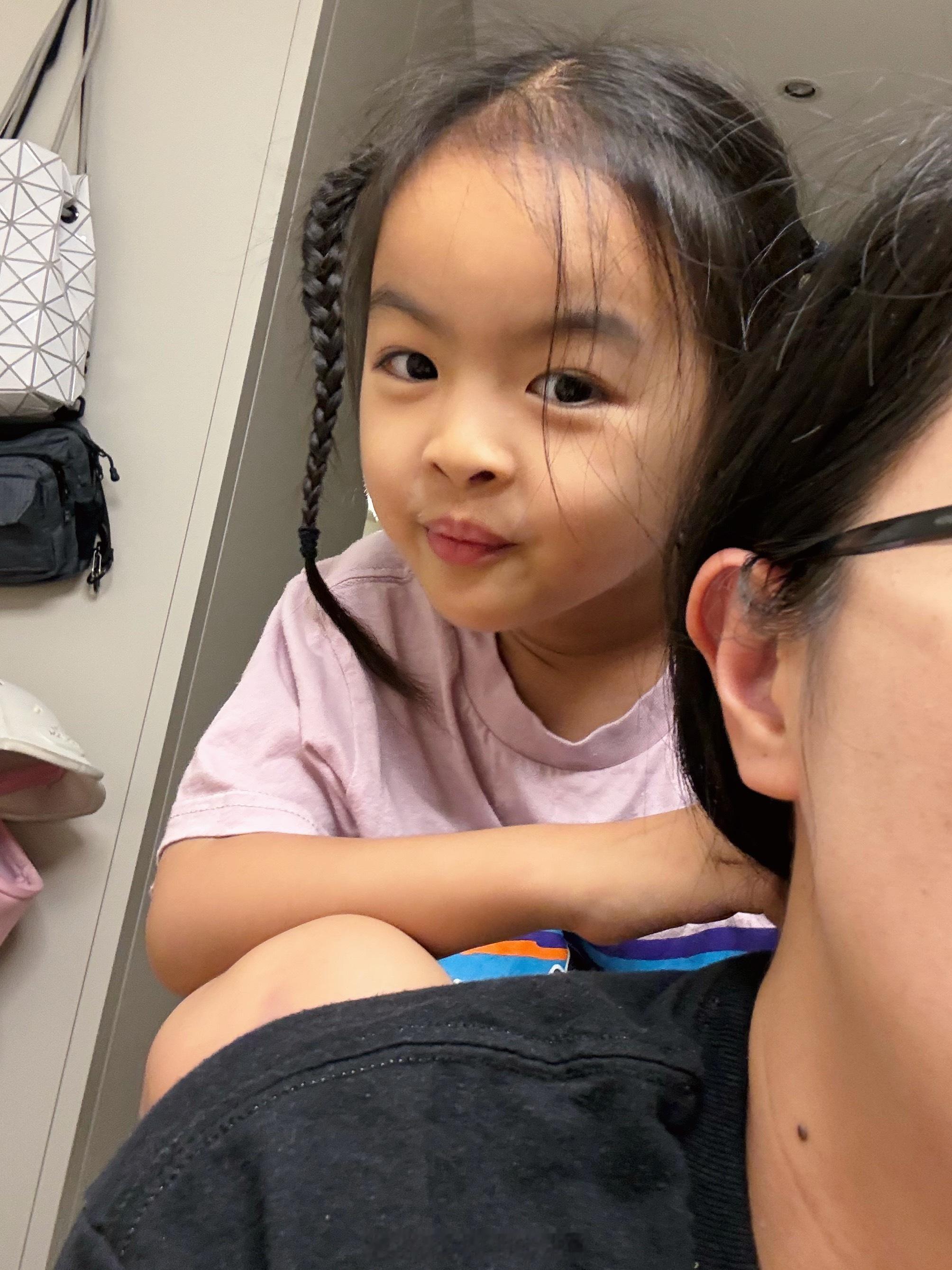 怎么会有人天生不爱吃饭…吃顿饭上蹿下跳，虽然早已习惯但还是很心累……