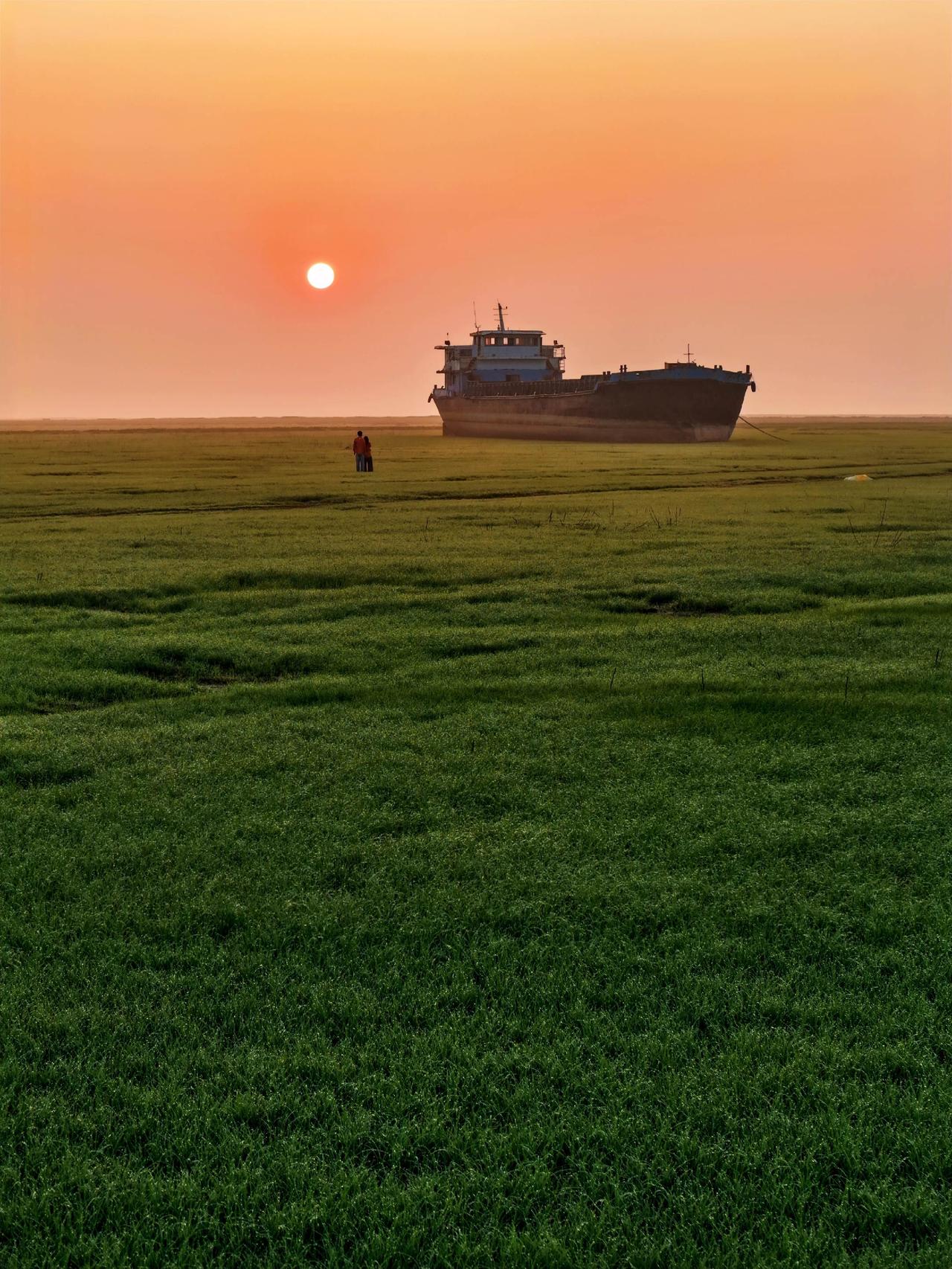 像是世界尽头。