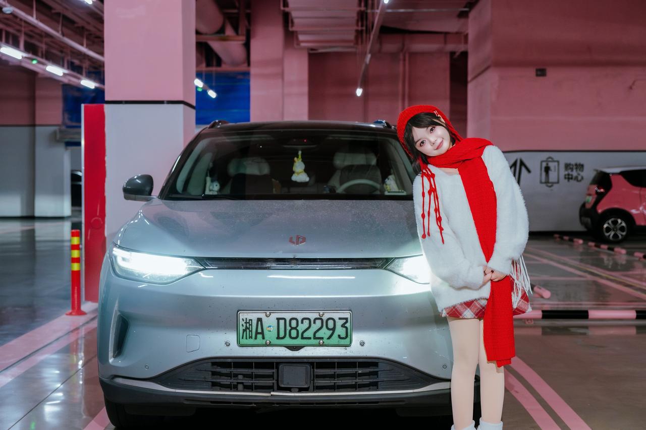 又到了一年一度的浪漫节日🎄自己美美出片的同时也别忘了跟爱车来一次年度合影哦(◔