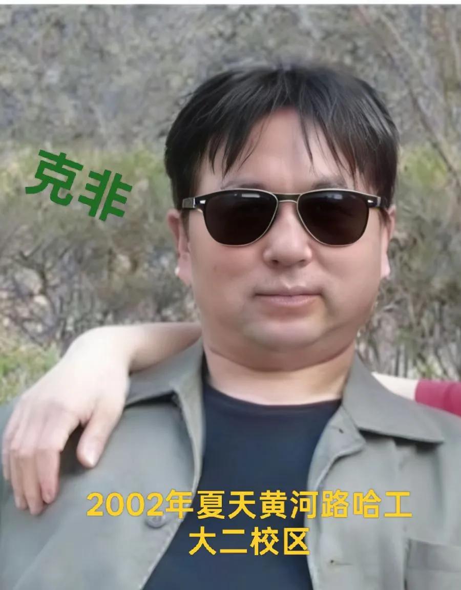 昨天听说我在鲅鱼圈酒搭子最强档老洪也心脏难受，酒也喝不动了。
​老洪小我10岁，