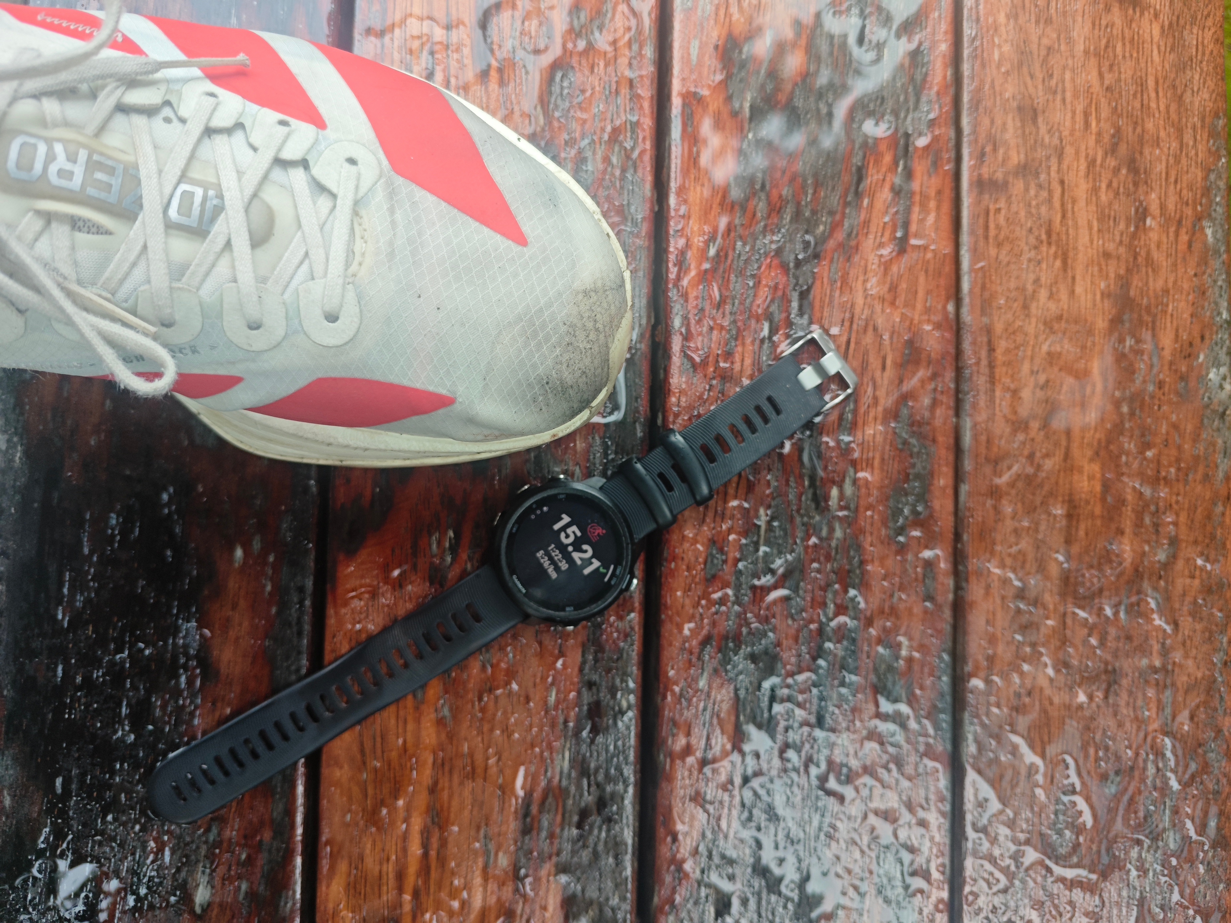 日常跑步，15Km；这两天阴晴不定，突然就下雨🌧️，一会放晴🌞；插空就跑一跑