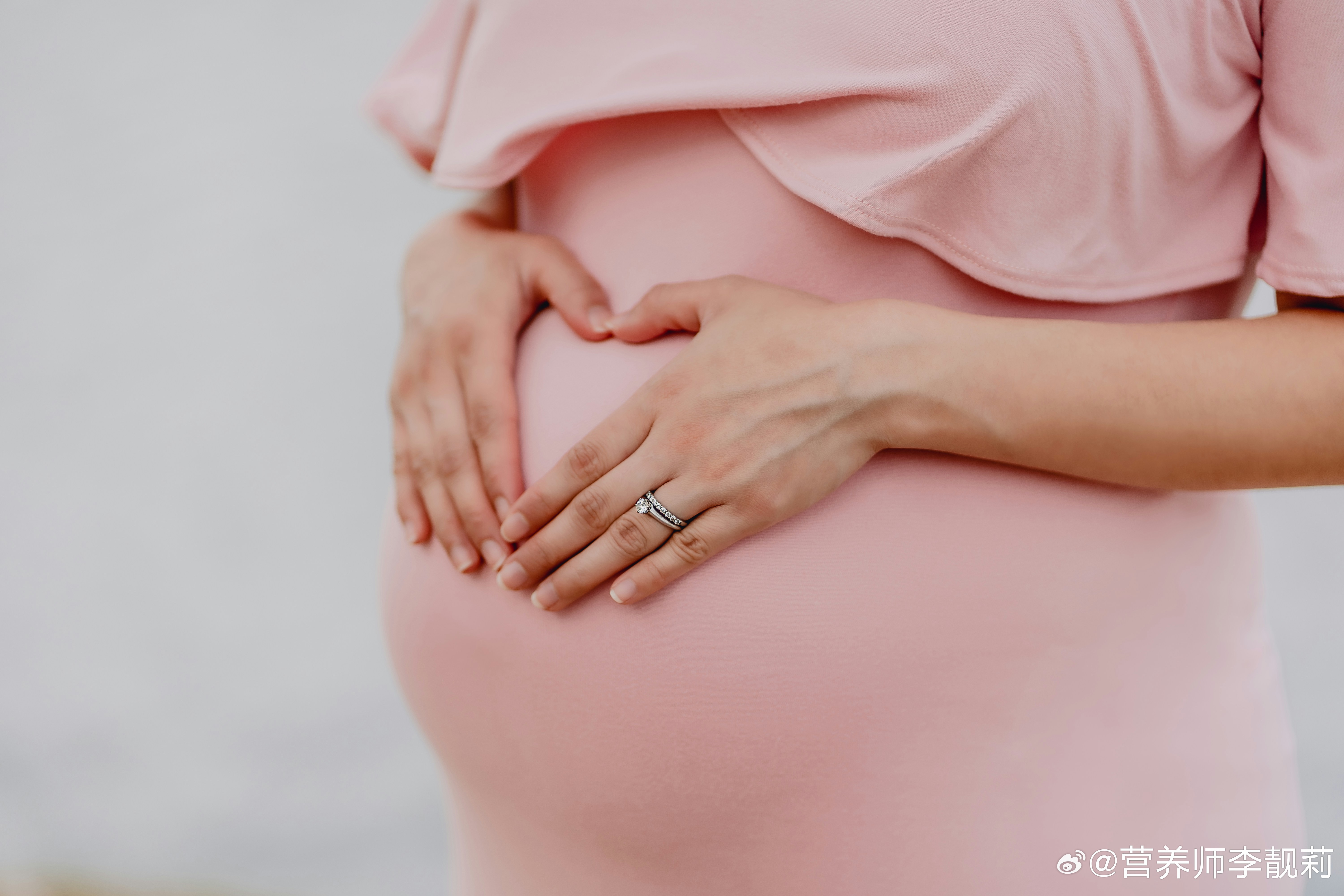 25岁女子为保胎多器官衰竭进ICU热闻医聊研究院 看到这个新闻，最想提醒一句：孕