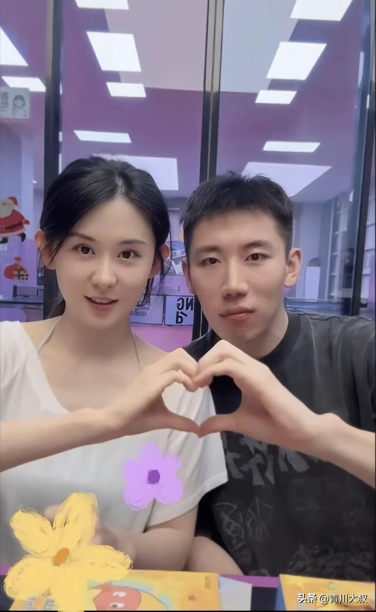 昨天女神节，程靖淇貌似和女朋友分手了！

程靖淇女朋友谈谈解散了群，
号称两个人