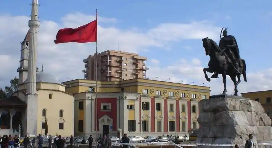 中国实力这么强，为何一个盟友都没有？原因很简单，中国被越南、阿尔巴尼亚等国坑过之