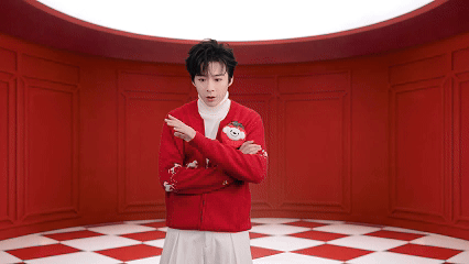 刘宇宁也太会摇了吧谁被刘宇宁的“宁摇”动作戳中萌点了！摇着摇着就把各种好运和免单