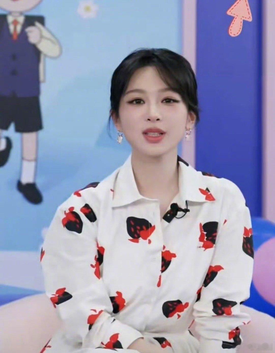 #杨紫工作室#引起粉丝热议，这次的造型还是没让粉丝满意～ ​​​