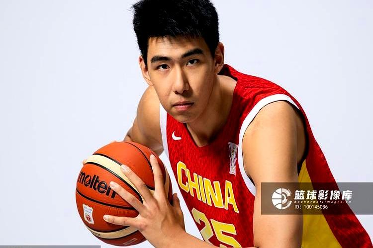 凌晨的训练馆灯亮着时，徐昕已经在美国开了系统特训。
到2026年7月19日，下一