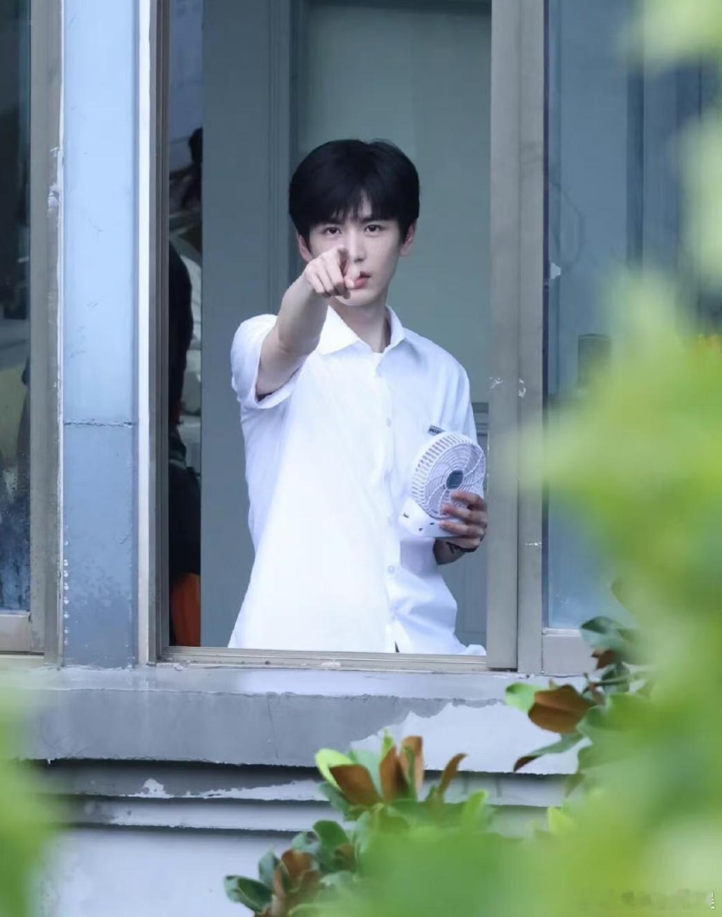 张凌赫好清爽的男高形象[打call][打call][打call]期待樱桃琥珀#张