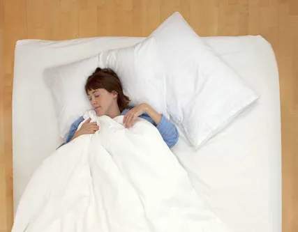 超60%老年人早睡早醒！4点醒≠衰老，睡眠达标看3个标准