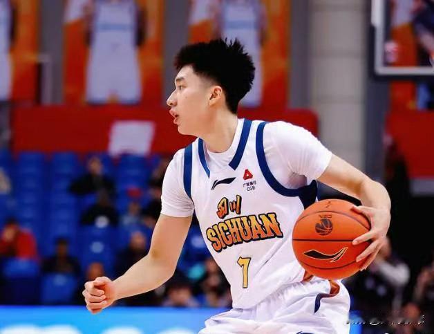 生涯最差！在昨天广州对阵四川比赛中，小将段睿骐经历了“耻辱之夜”，全场出战22分