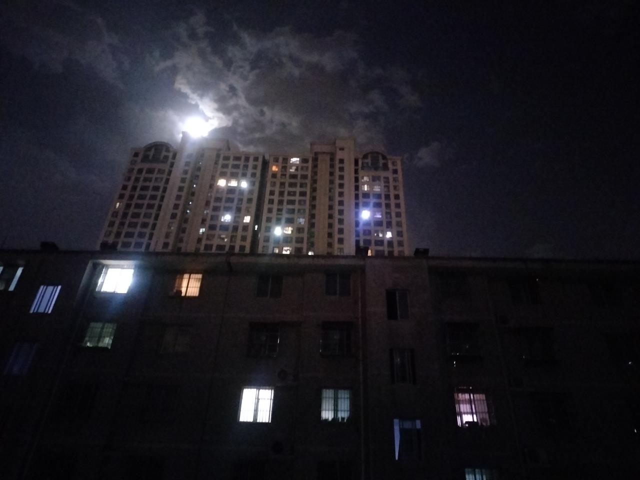 清明时节雨纷纷，苍天问道欲断魂，每到清明节，老天爷不是飘着菲菲细雨，就是阴着脸和