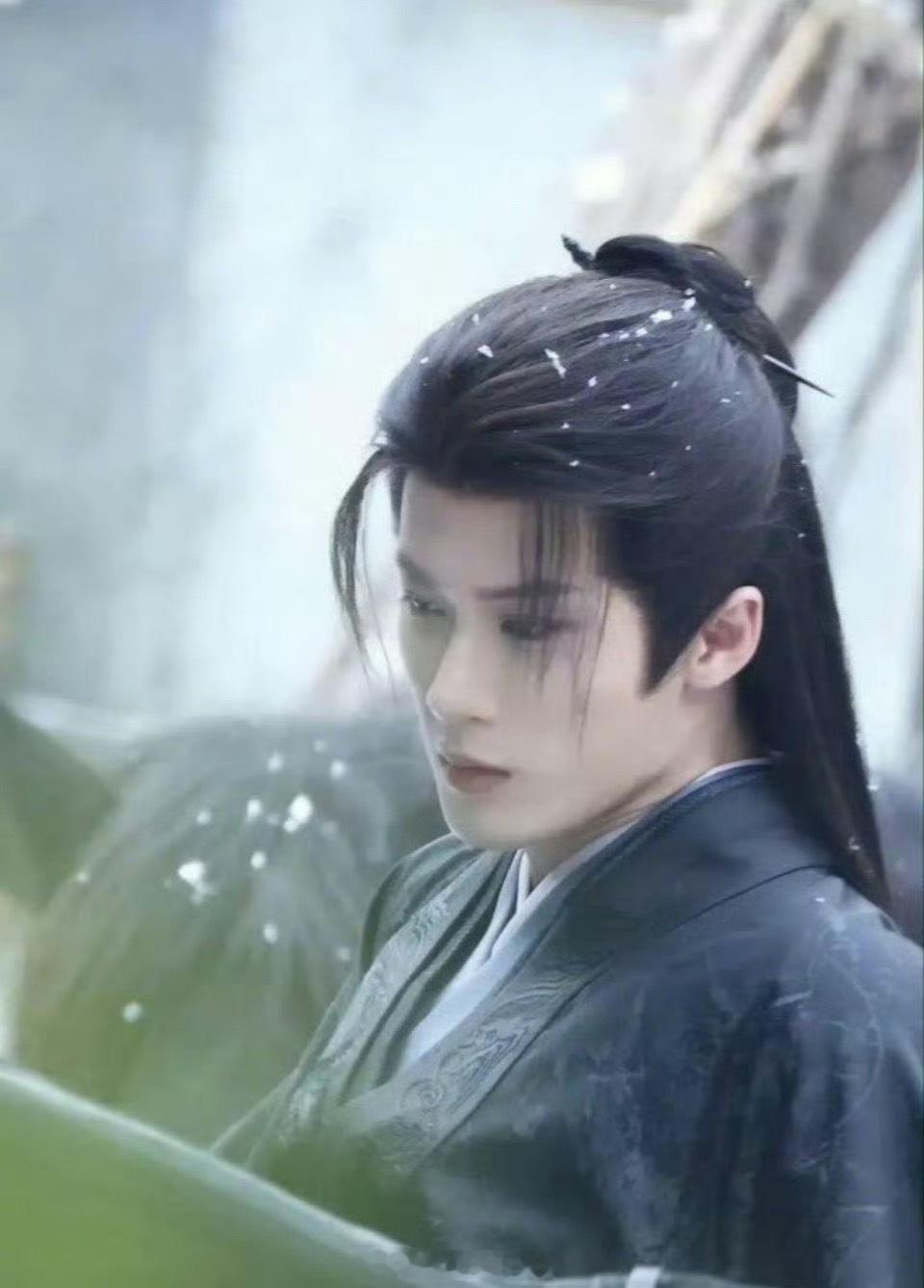 檀健次新剧《何不同舟渡》新路透好带感光是看路透都觉得人设立住了