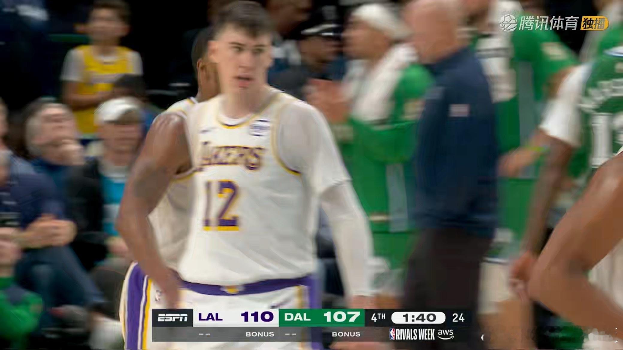 我的天，斯玛特从天而降的补篮！湖人vs独行侠