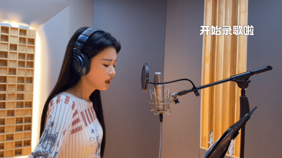 孙怡录音室版遗憾 孙怡居然真的悄悄录了《遗憾》完整版！她一定看到了网友催她录歌的