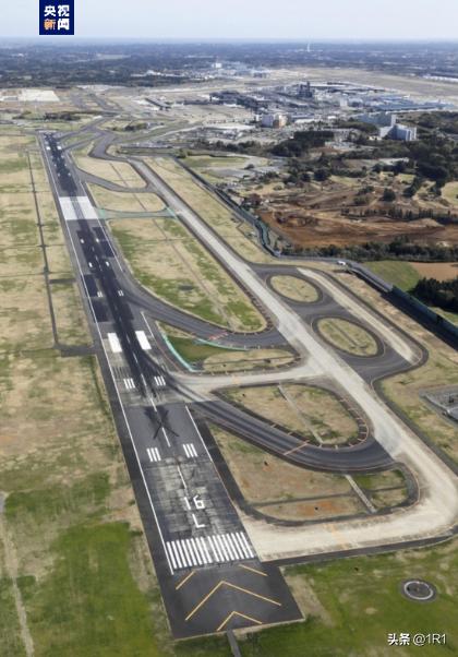 空港突发停摆！日本千叶近海强震波及成田机场，部分跑道临时关闭排查损伤。上百架次航