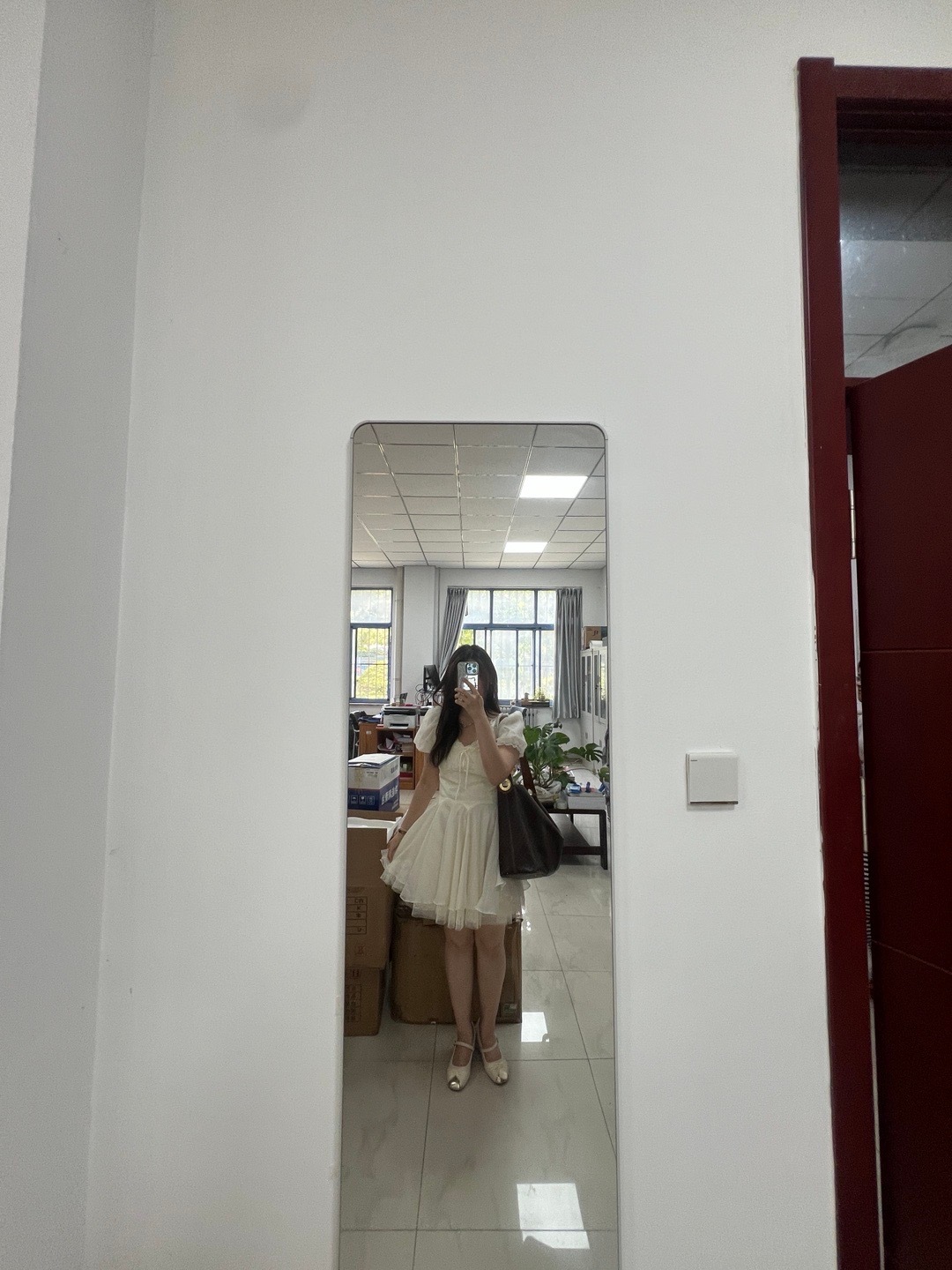 哈哈哈哈 这个裙子有长款有短款 我这次犹豫了一下买了短款然后找了一个我觉得还不错