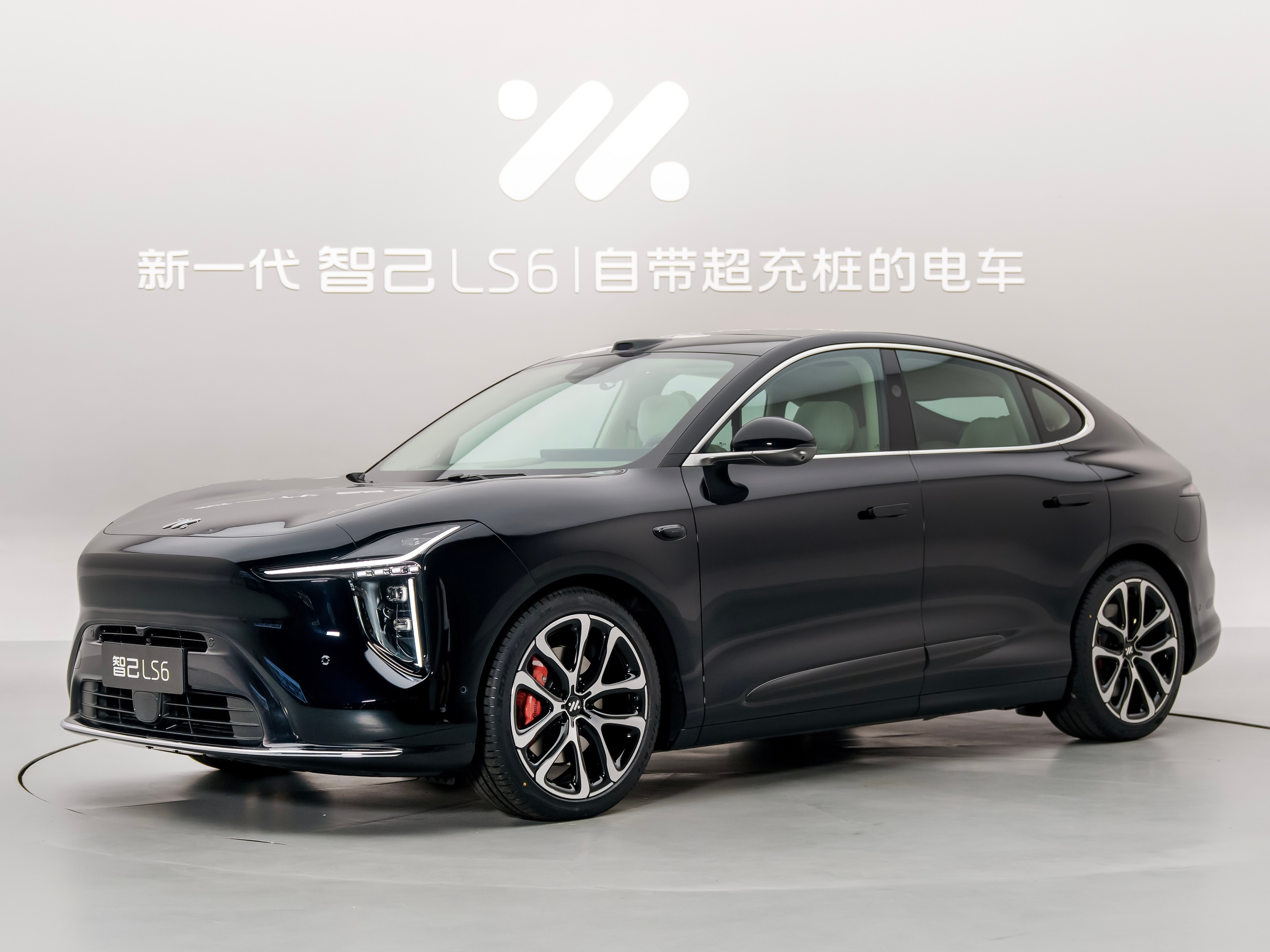 兄弟们，新一代智己LS6外观可算是解禁了，这次变化真的超大，T字型日间行车灯辨识