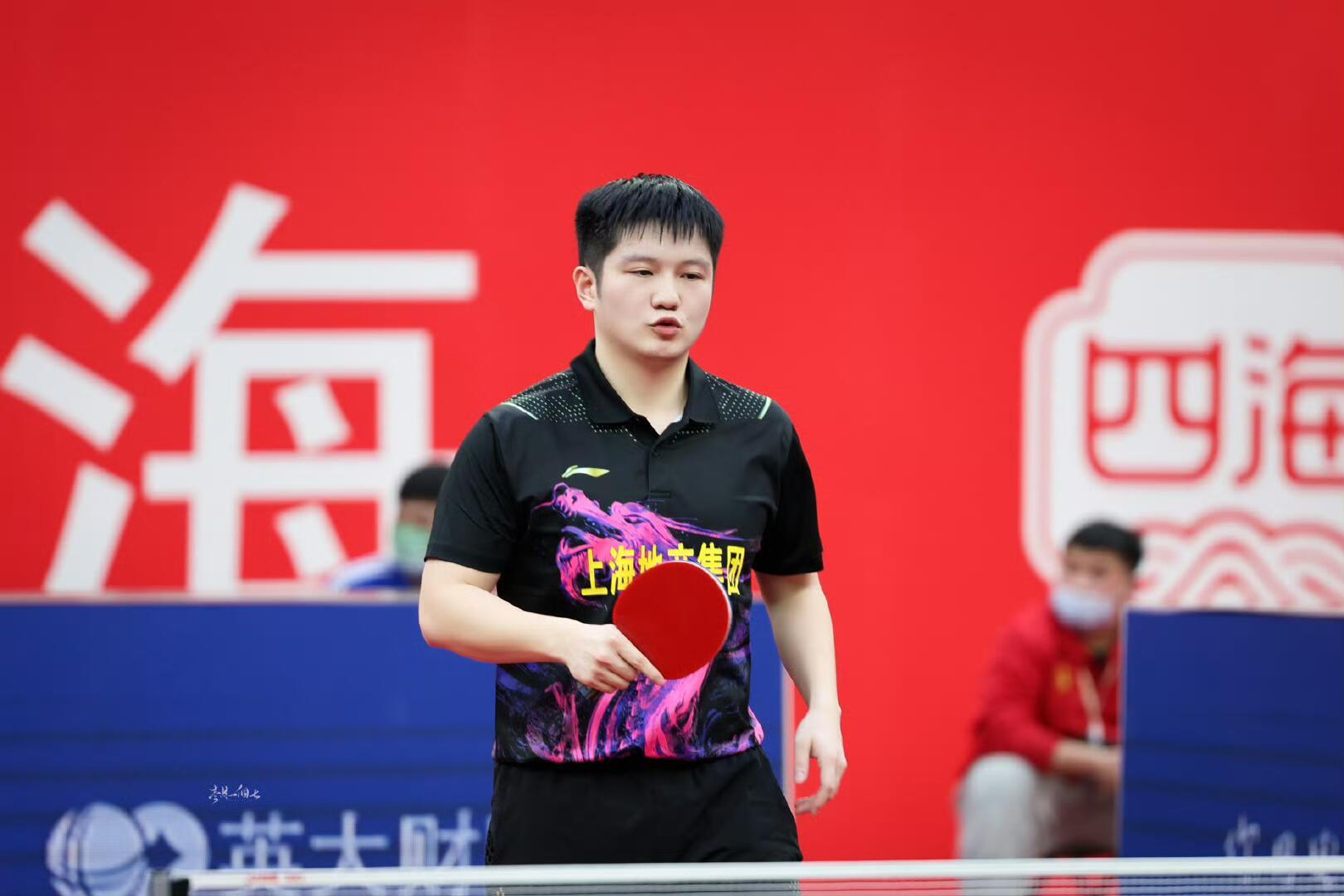 小东这可爱的定格让我词穷（每个时期都有个撅嘴的小东） 