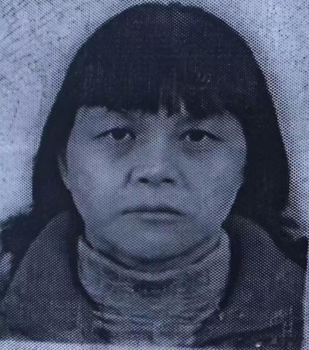 梅姨证件照曝光谢家梅（身份证），2010年照片，男女老少都记住这张恶魔脸，已自警