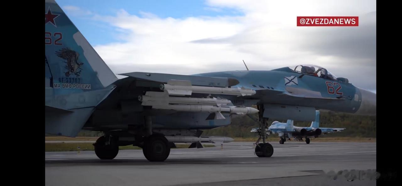 近日，俄罗斯海军航空兵舰载机部队第279团开始换装苏-30SM，俄罗斯海军航空兵