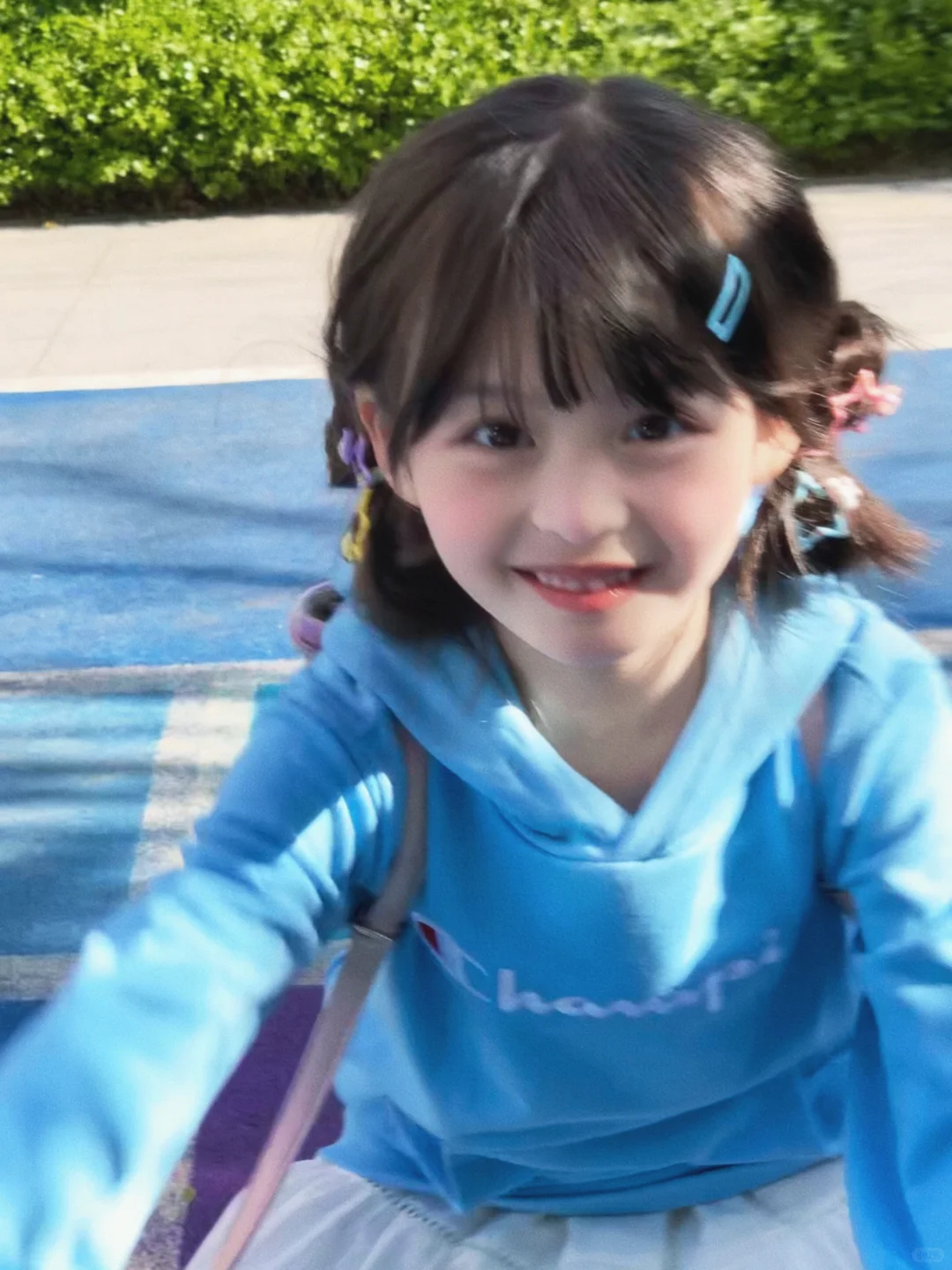 👧🏻