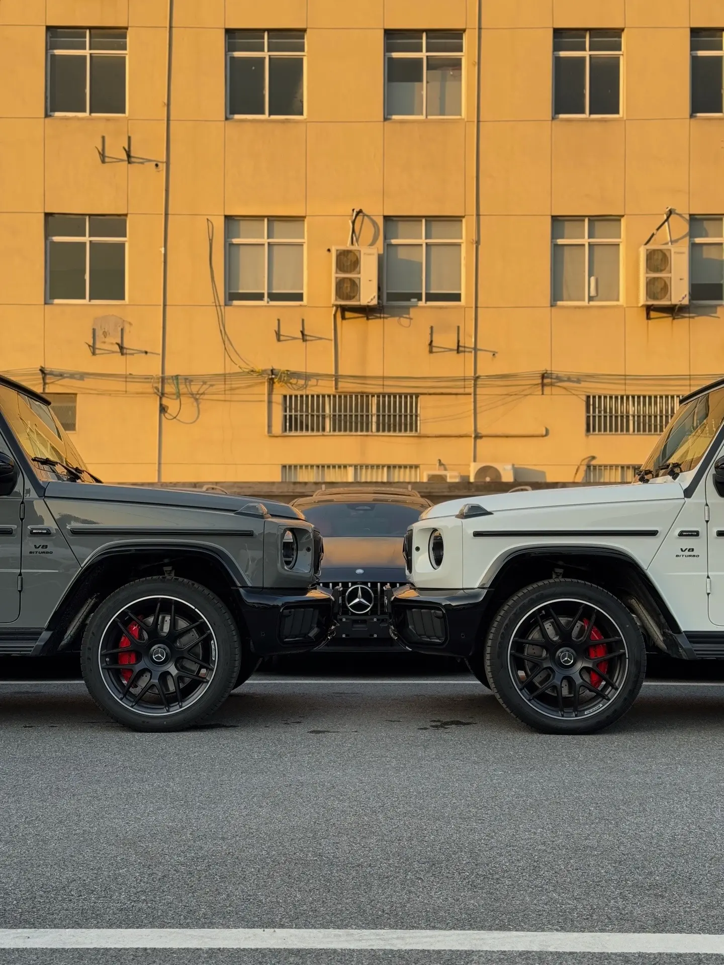 非灰vs即白。AMG G63 北极白色/孟加拉红 尊贵内饰组件增强版...