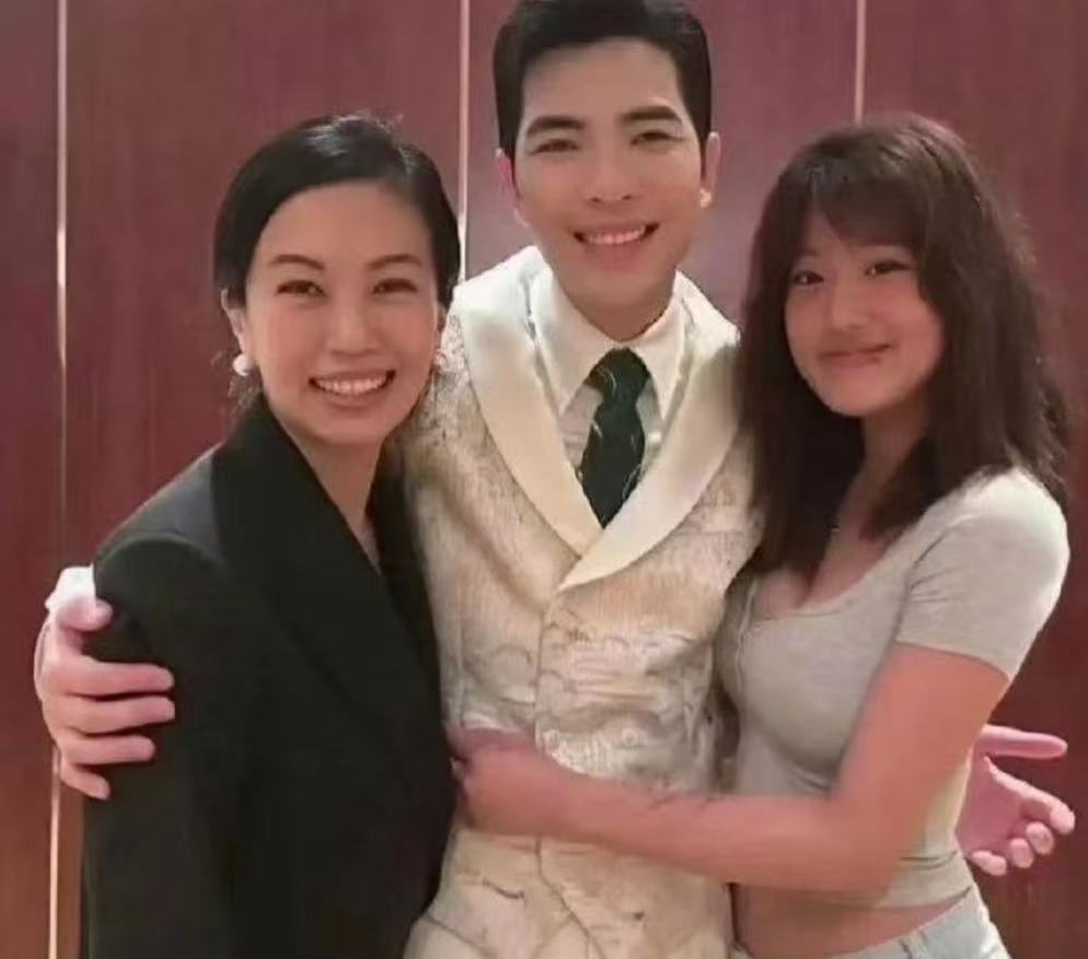 这么看，萧敬腾还是很绅士的！ 