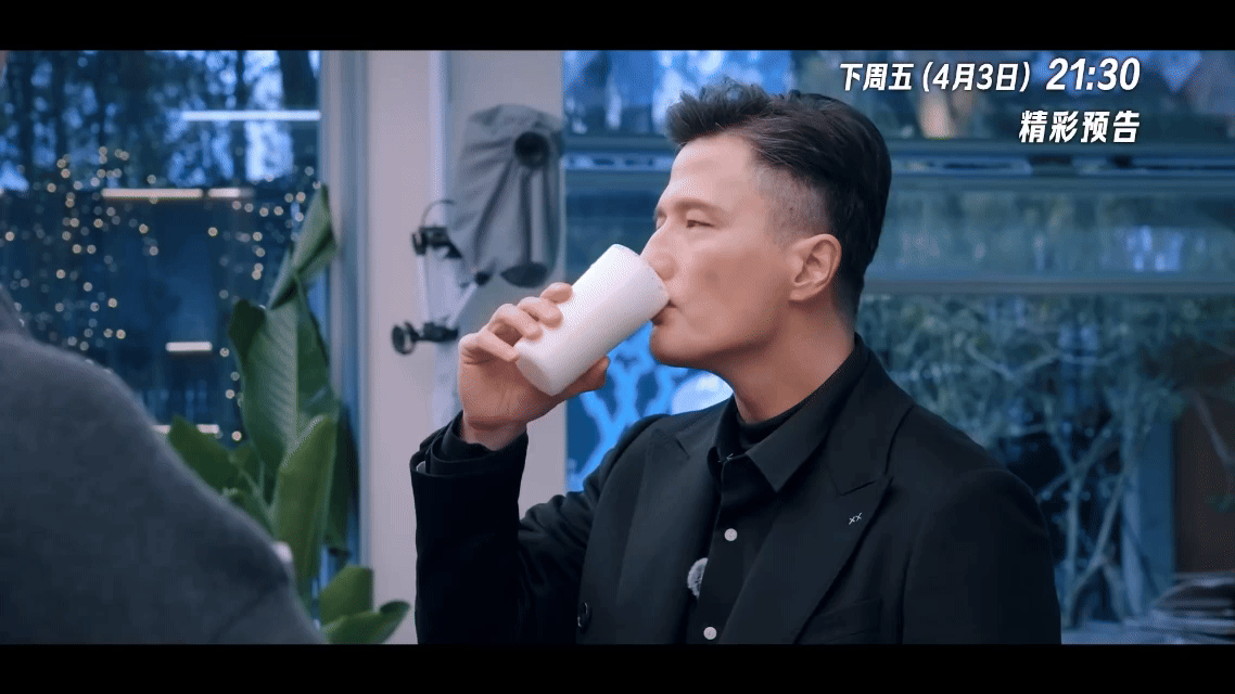 尹子维从英语老师转行当老板 最新一期《风华合伙人》里，尹子维的表现可圈可点，作为