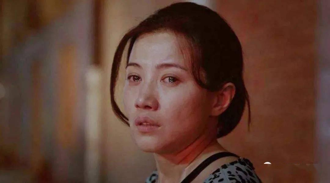 中年女人的真实生活：
1、夫妻生活能少则少，兴趣降低，总是觉得累，日常也没啥兴趣