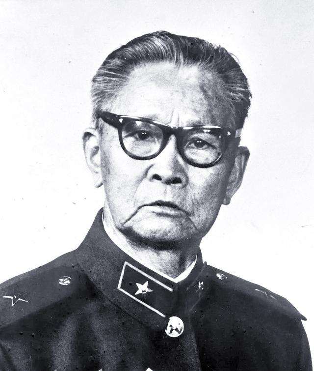 1941年，新四军3师7旅被包围，好不容易跳出包围圈，谁知旅长彭明治却突然下令：