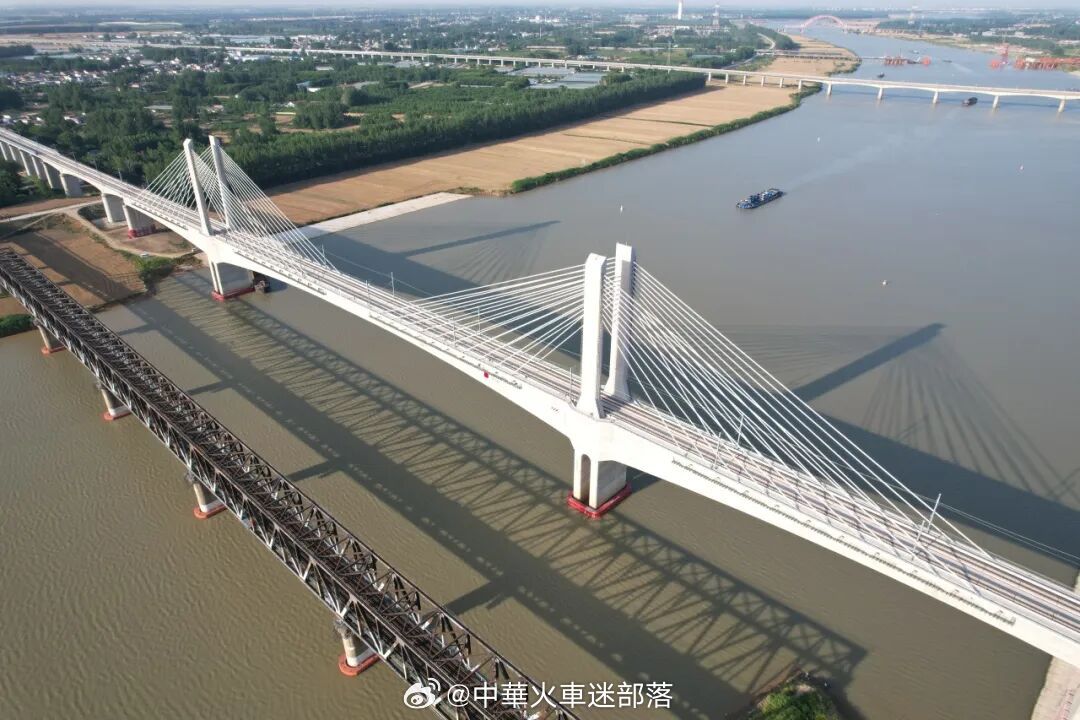 高铁头条【淮蚌高铁开始静态验收】近日，新建淮北至宿州至蚌埠城际铁路（简称淮蚌高铁