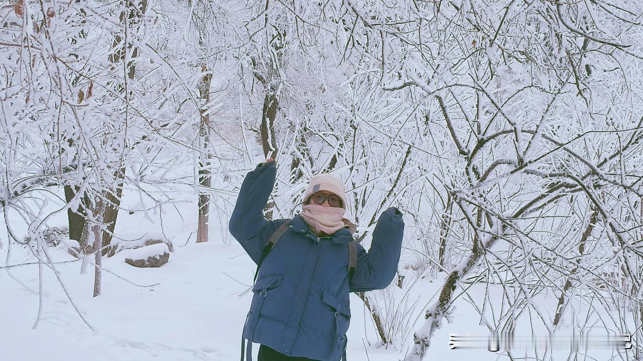 #收集冬天的雪#南方小土豆看见雪，可太开心了