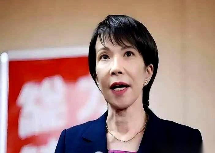 真挺逗的。
前脚敢把咱们的签证费一口气狂涨5倍，后脚网上一句“中国队不来了”，就