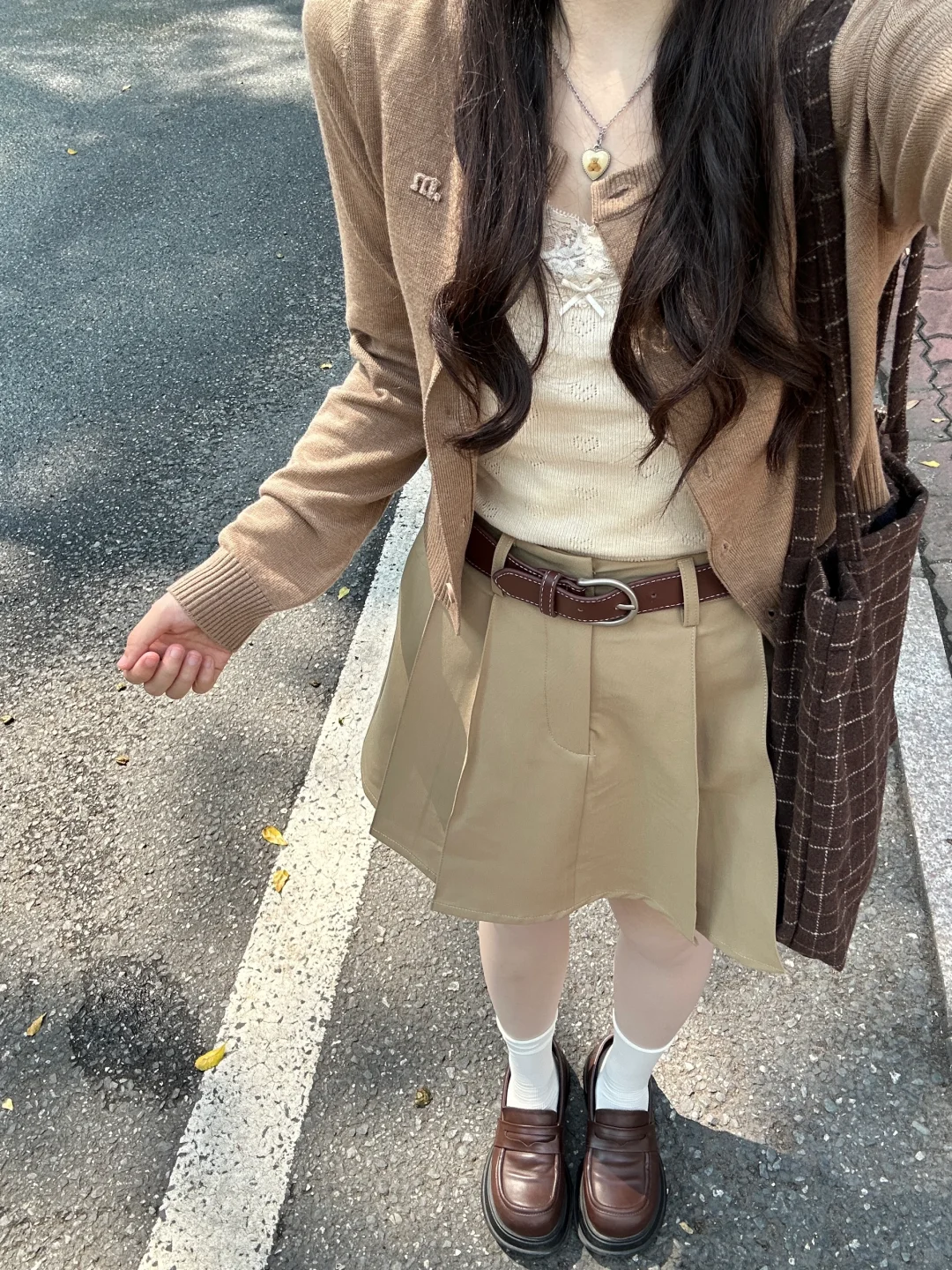 Bm蕾丝吊带和巧克力针织
