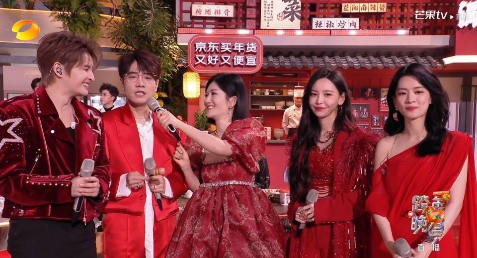 谢娜不主持跨年晚会  虽然不主持，但会唱歌，和何炅合唱《这条小鱼在乎》，往前看有