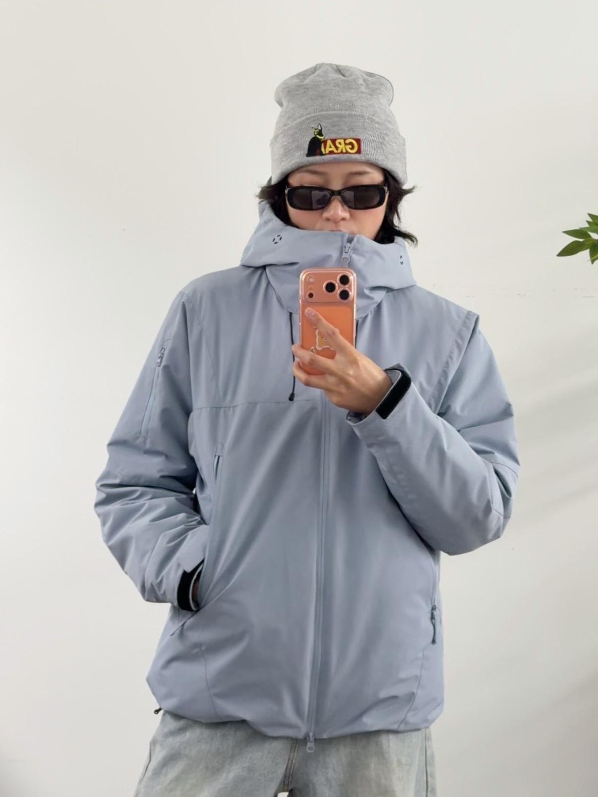 以太蓝or浅银灰。