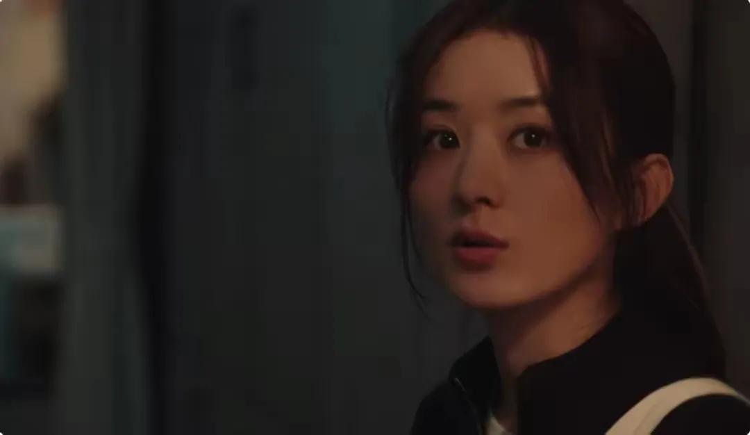 《在人间》刚开播就炸了，赵丽颖的脸、孙千的身材、张一山的演技，这仨加一块都得看一