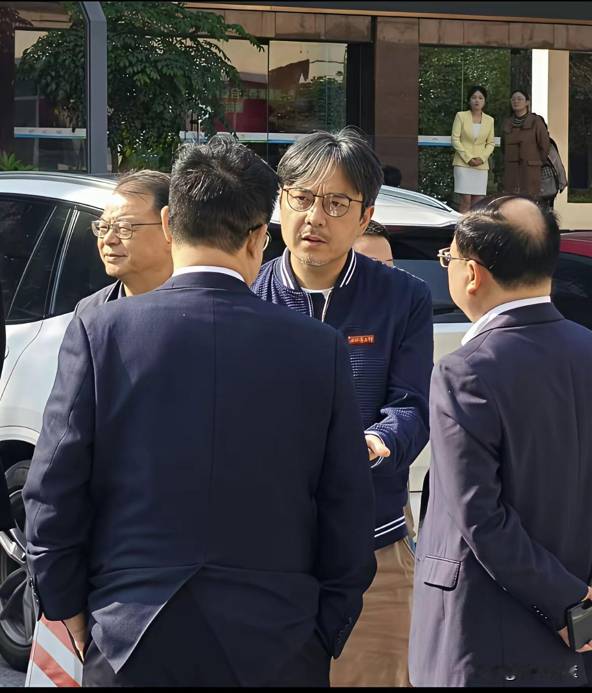 毫无疑问，
汪涵已经是湖南卫视管理层了，
像他在行政级别上属于哪个级别，
有知道