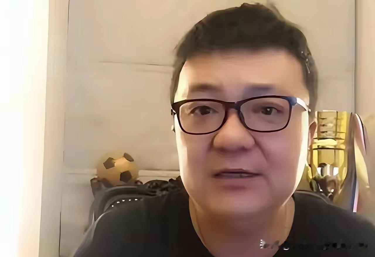 6月10日晚，董路在直播中撕破脸：“中国足协没害我，真正打压我的是北京足协，视我
