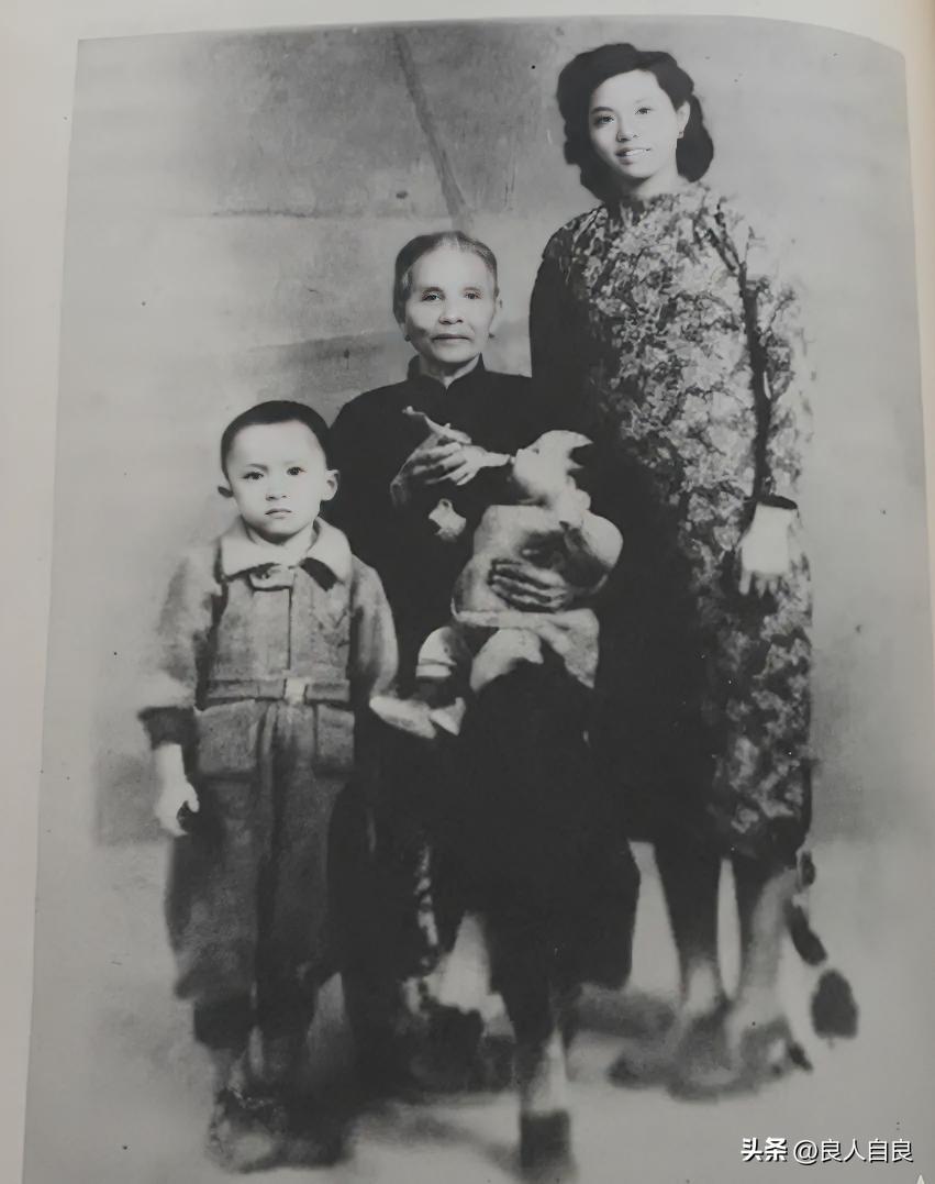 可歌可泣，气壮山河：这是一位抗战将领孕妻的照片，他的丈夫此时正率领一个加强连18