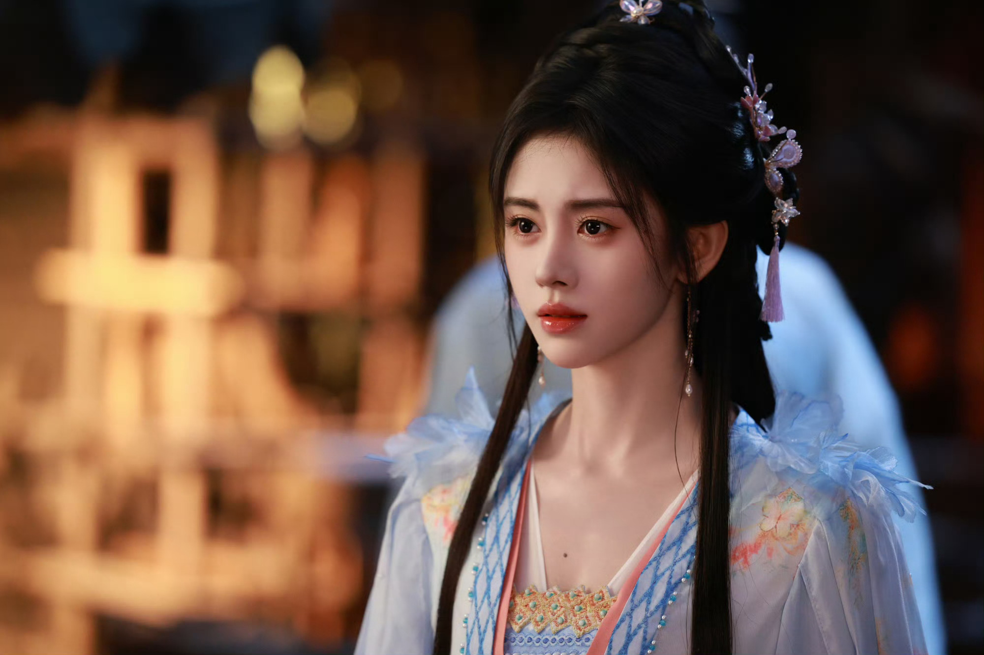 鞠婧祎  jjy鞠婧祎姜黎非jjy鞠婧祎 “她是迪士尼逃出来的公主，塞纳河畔永远