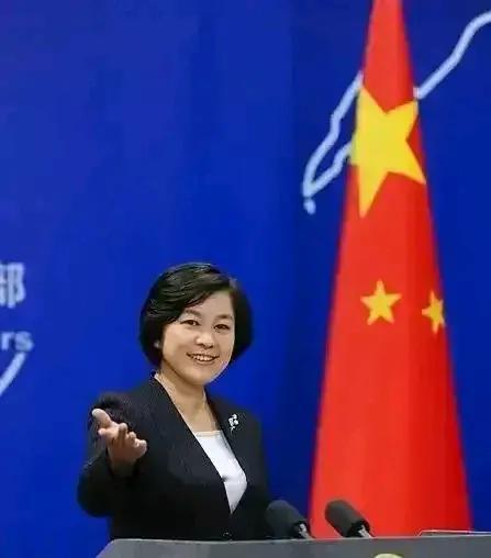 #上联：清茶一杯谈天下；期盼下联#
清茶一杯谈天下，
挚友三位论古今。