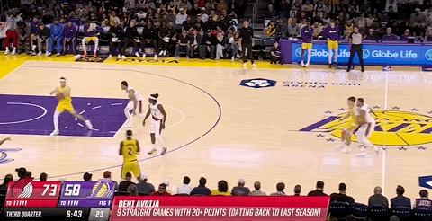 里夫斯难受了，8秒违例 ​​​