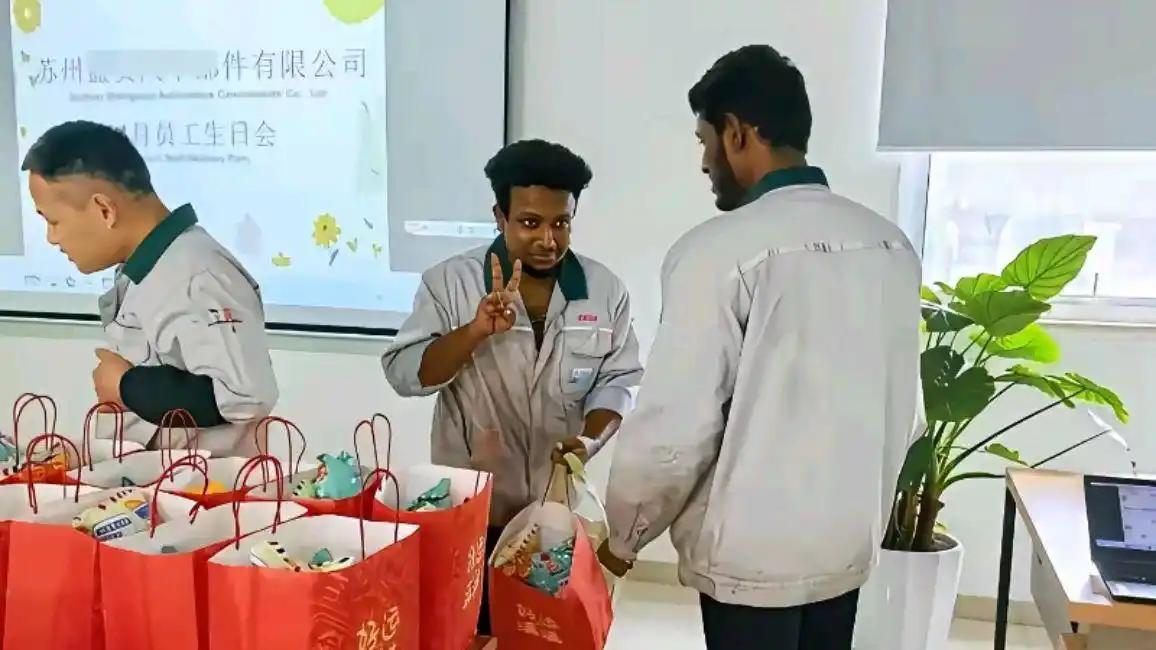 正在破案：苏州盛贸汽车配件厂低价大量招募印度人被举报，官方正在调查！

1.有网