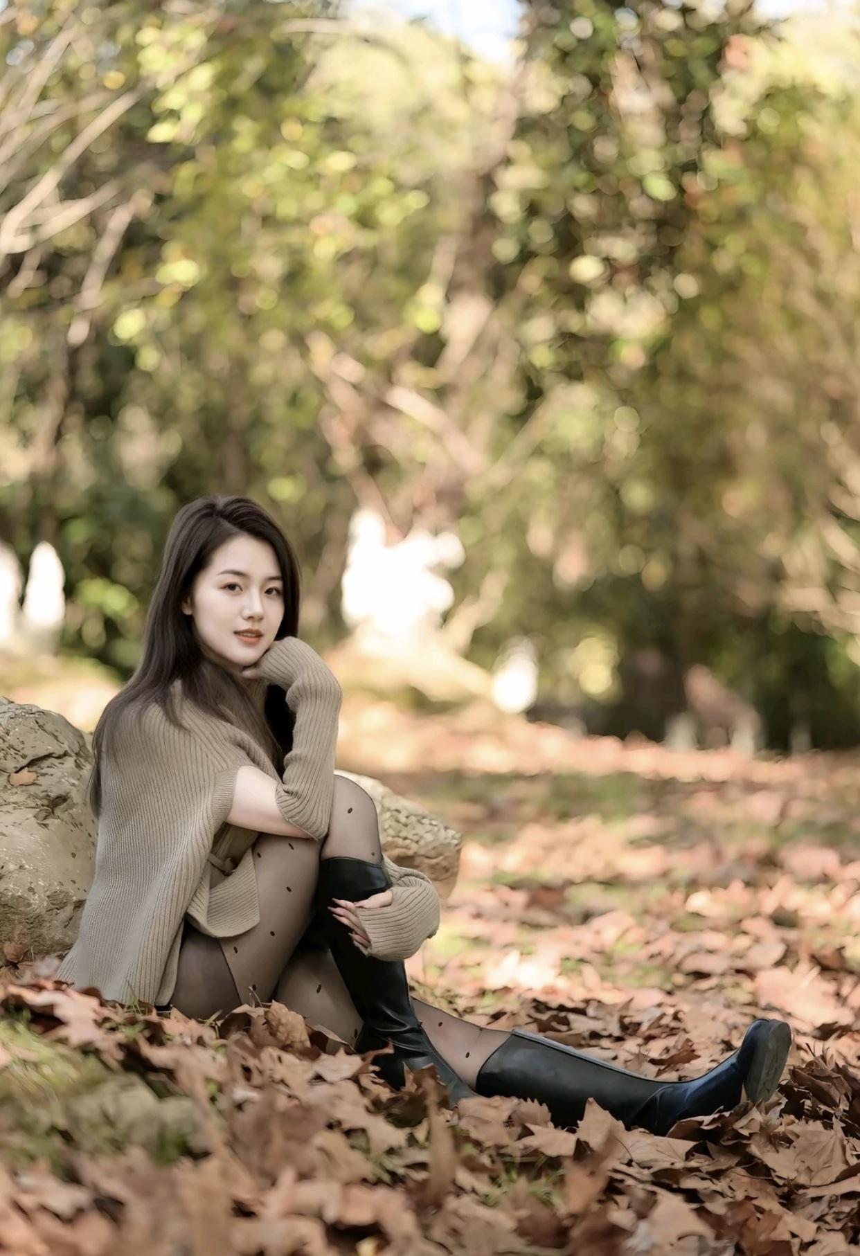 出行游玩运动打卡郊外的秋景，对于职场人来说，户外主题相亲服务有独特优势。他们工作