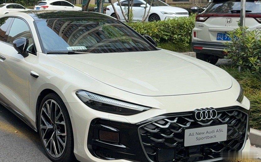 试驾车已到，今天就拍这台车了——奥迪A5L sportback ​​​